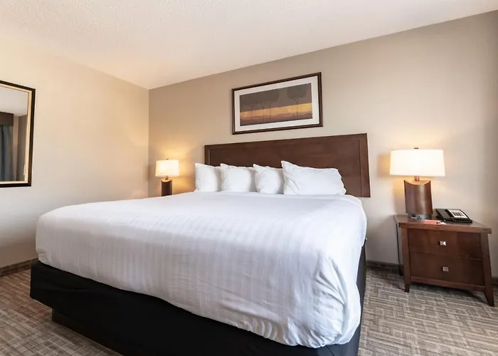 Hotel Kelowna & Conference Centre