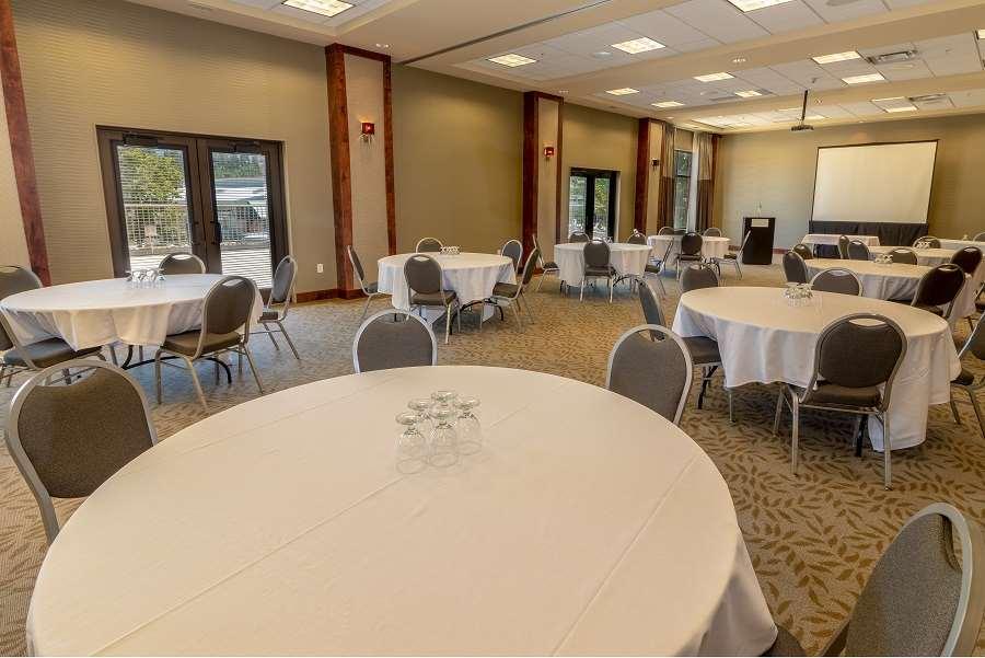 & Conference Centre 3* Kelowna