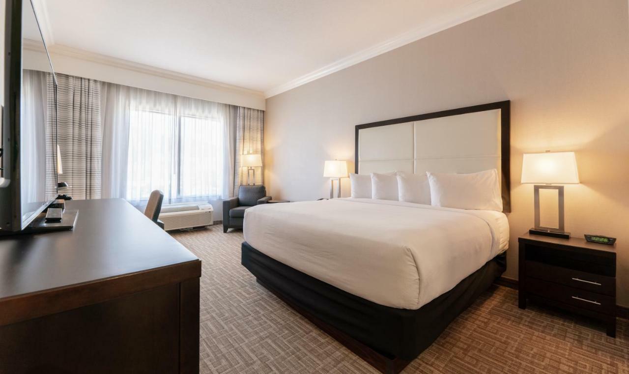 & Conference Centre 3* Kelowna